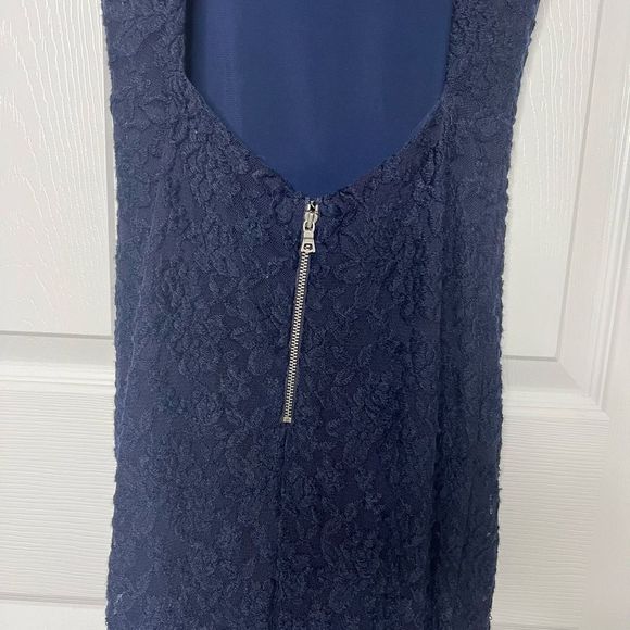 Alice + Olivia Blue Sleeveless Textured Floral Full Length Maxi Dress Size 4 - Picture 8 of 16